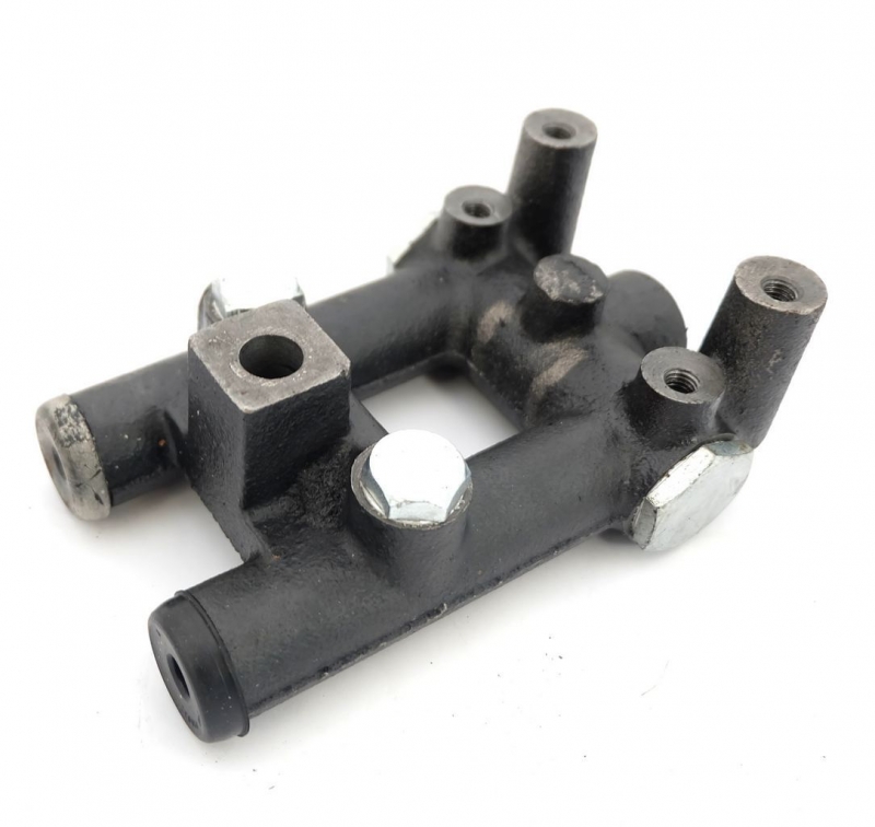 Picture of Brake master cylinder, IMT 560 - 56005420